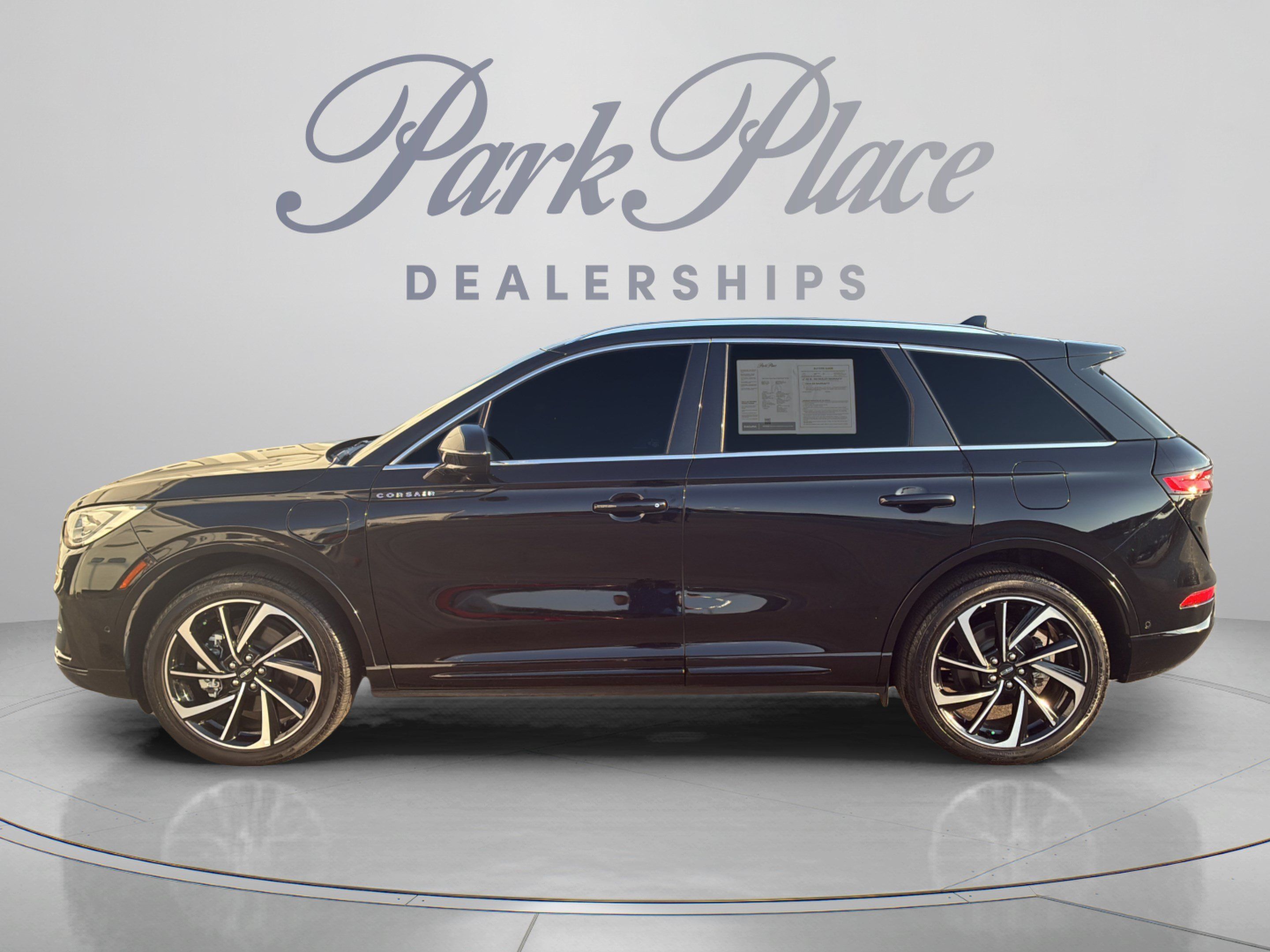Used 2024 Lincoln Corsair Grand Touring w/ Equipment Group 302A AWD/4WD image 2