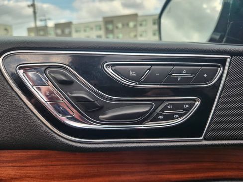 Used 2018 Lincoln Navigator Reserve w/ Technology Package AWD/4WD image 24