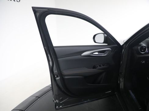 New 2026 Alfa Romeo Tonale Veloce w/ Quick Order Package 23H Volce image 25