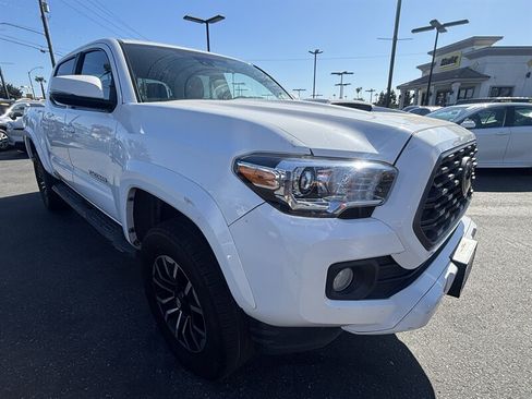 Used 2021 Toyota Tacoma TRD Sport w/ Technology Package RWD image 10