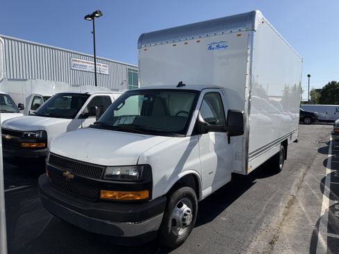 New 2026 Chevrolet Express 3500 w/ Power Convenience Package RWD image 4