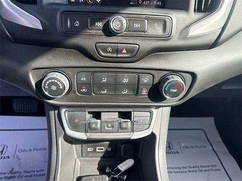 Used 2023 GMC Terrain SLE w/ Elevation Edition image 25