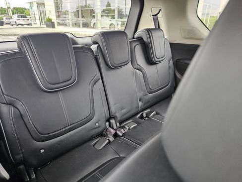 Used 2025 INFINITI QX80 Sensory AWD/4WD image 17