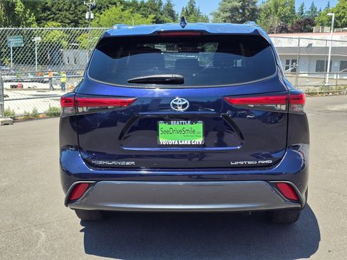 Used 2022 Toyota Highlander Limited AWD/4WD image 6