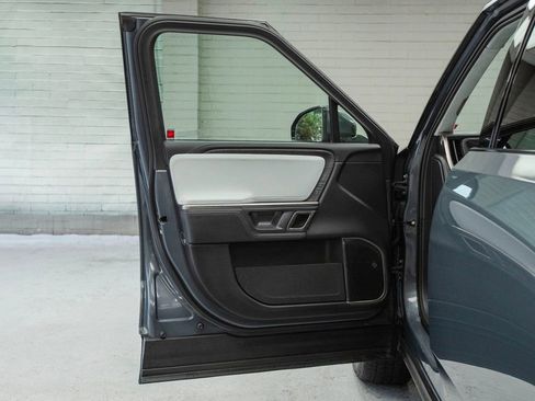 Used 2023 Rivian R1S Adventure image 28