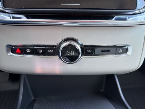 New 2026 Volvo XC90 B6 Ultra w/ Protection Package image 28