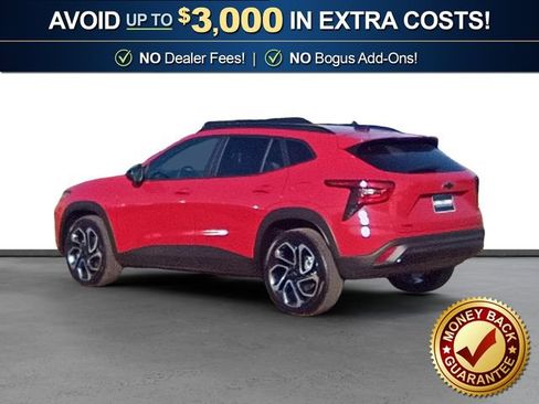 Used 2026 Chevrolet Trax RS w/ Sunroof Package FWD image 4
