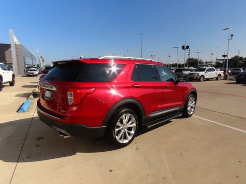 Used 2022 Ford Explorer Platinum w/ Equipment Group 601A image 11