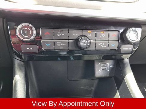 Used 2025 Jeep Compass Limited AWD/4WD image 19