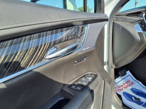 Used 2025 Cadillac XT6 Premium Luxury FWD image 13