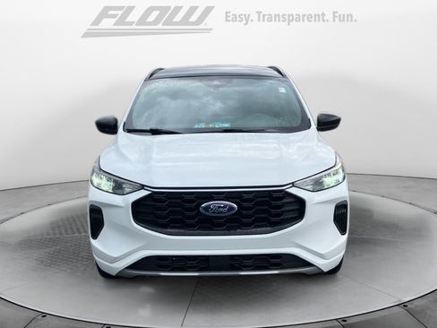 Used 2023 Ford Escape ST-Line w/ Tech Pack #1 FWD image 3