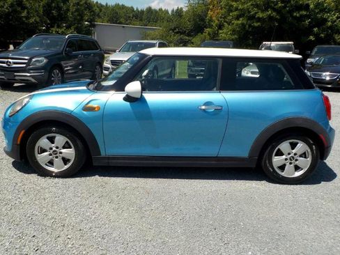 Used 2016 MINI Cooper 2-Door Hardtop image 2