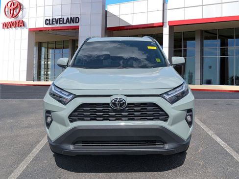 Used 2022 Toyota RAV4 XLE Premium image 3