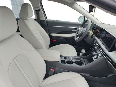 Certified 2025 Hyundai Sonata SE image 15