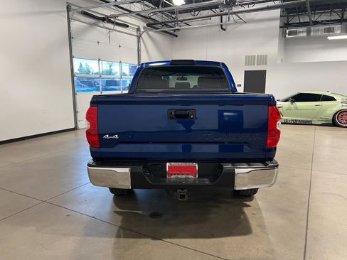 Used 2015 Toyota Tundra SR5 w/ SR5 Upgrade Package AWD/4WD image 4