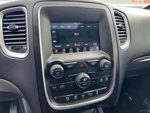Used 2019 Dodge Durango SXT image 31
