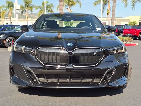 New 2026 BMW i5 eDrive40 w/ Executive Package RWD image 3