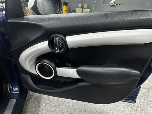 Used 2015 MINI Cooper 4-Door Hardtop FWD image 29