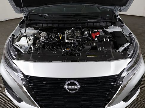 Used 2025 Nissan Altima 2.5 SV FWD image 15