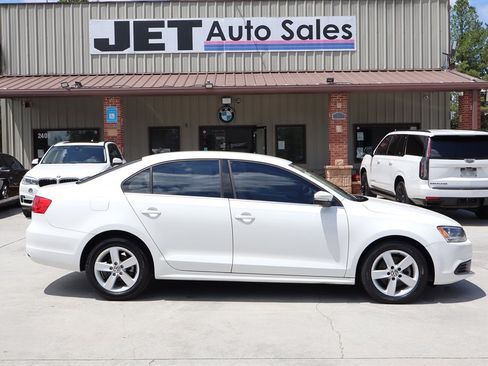 Used 2013 Volkswagen Jetta TDI FWD image 8