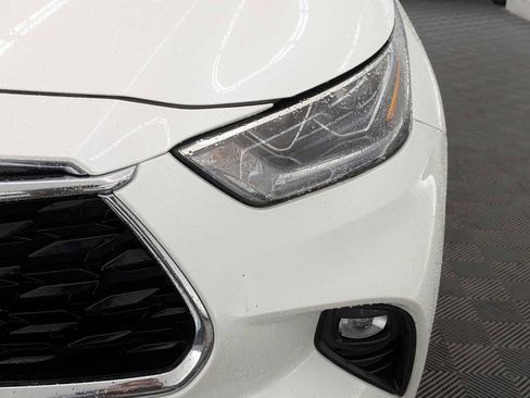 Used 2021 Toyota Highlander Limited image 10