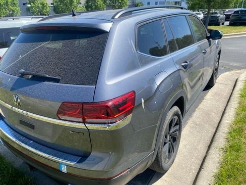 Used 2023 Volkswagen Atlas SE w/ Black Wheel Package image 4