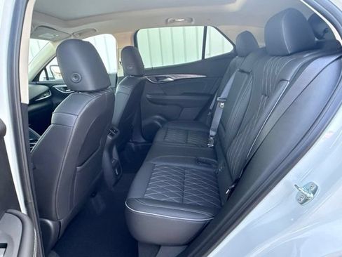 Used 2023 Buick Envision Avenir AWD/4WD image 16