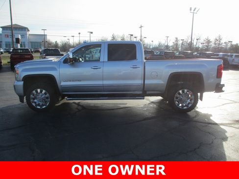 Used 2019 GMC Sierra 2500 Denali w/ Duramax Plus Package image 9