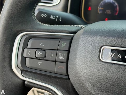 Used 2024 Jeep Wagoneer 4WD image 16