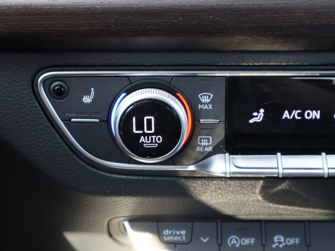 Used 2022 Audi Q5 2.0T Premium w/ Convenience Package image 35