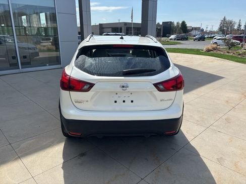 Used 2018 Nissan Rogue Sport SL w/ SL Premium Package image 6