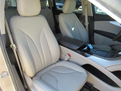 Used 2020 Lincoln Nautilus FWD image 10