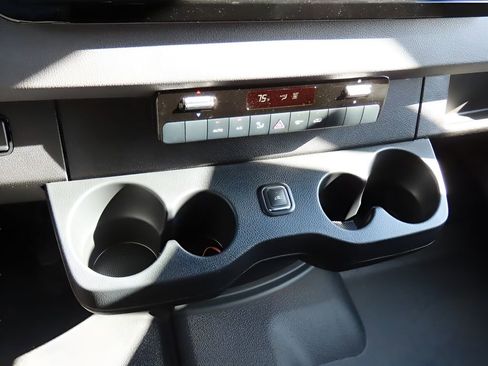 Used 2024 Mercedes-Benz Sprinter 2500 image 41