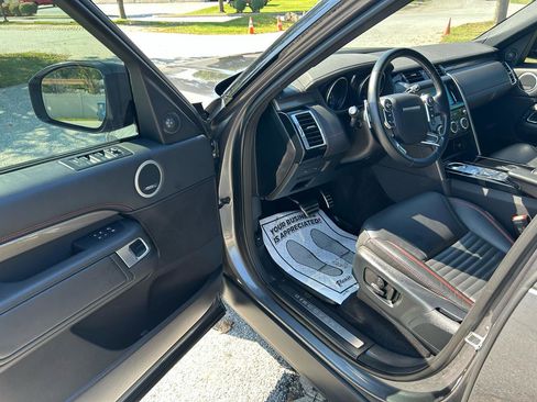 Used 2017 Land Rover Discovery HSE Luxury image 10