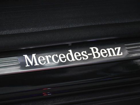 Used 2025 Mercedes-Benz GLE 450e 4MATIC w/ AMG Line Exterior image 16