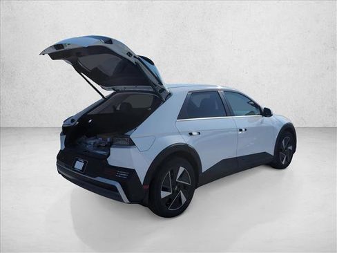 New 2026 Hyundai Ioniq 5 SEL image 2