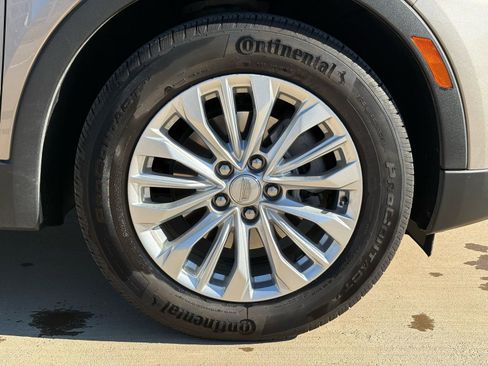 Certified 2024 Cadillac XT4 Luxury w/ Cold Weather Package image 9