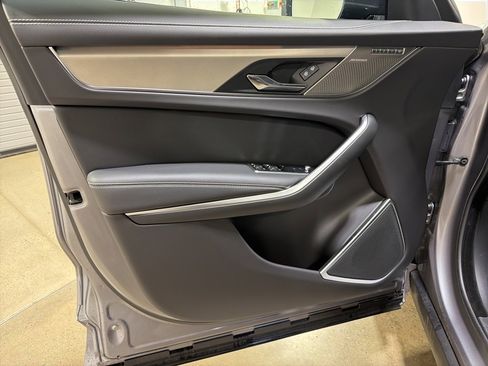 New 2026 Jaguar F-PACE R-Dynamic S image 9