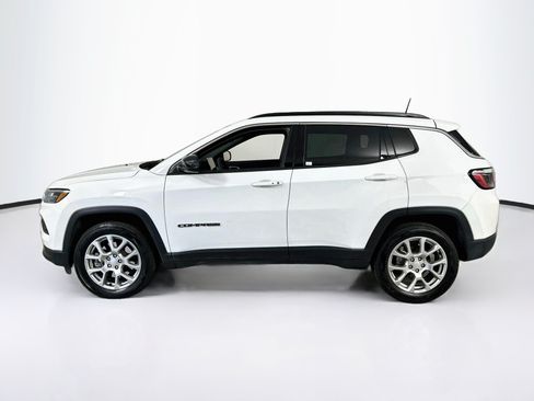 Used 2023 Jeep Compass Latitude AWD/4WD image 8