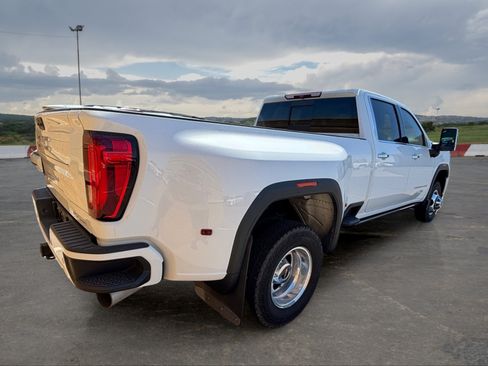 Used 2022 GMC Sierra 3500 Denali AWD/4WD image 3