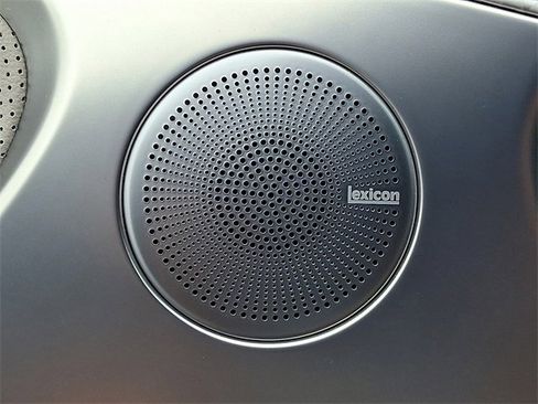 Used 2023 Genesis G70 3.3T w/ Sport Advanced Package image 29