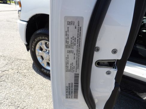 Used 2024 RAM 2500 Laramie AWD/4WD image 68