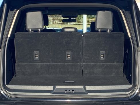Used 2024 Ford Expedition XLT image 15