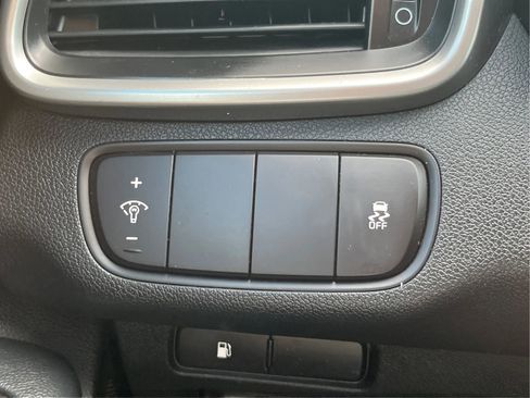 Used 2019 Kia Sorento L FWD image 35