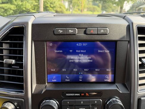 Used 2020 Ford F150 XLT w/ Equipment Group 302A Luxury AWD/4WD image 31