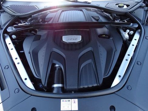 Used 2020 Porsche Panamera RWD image 24