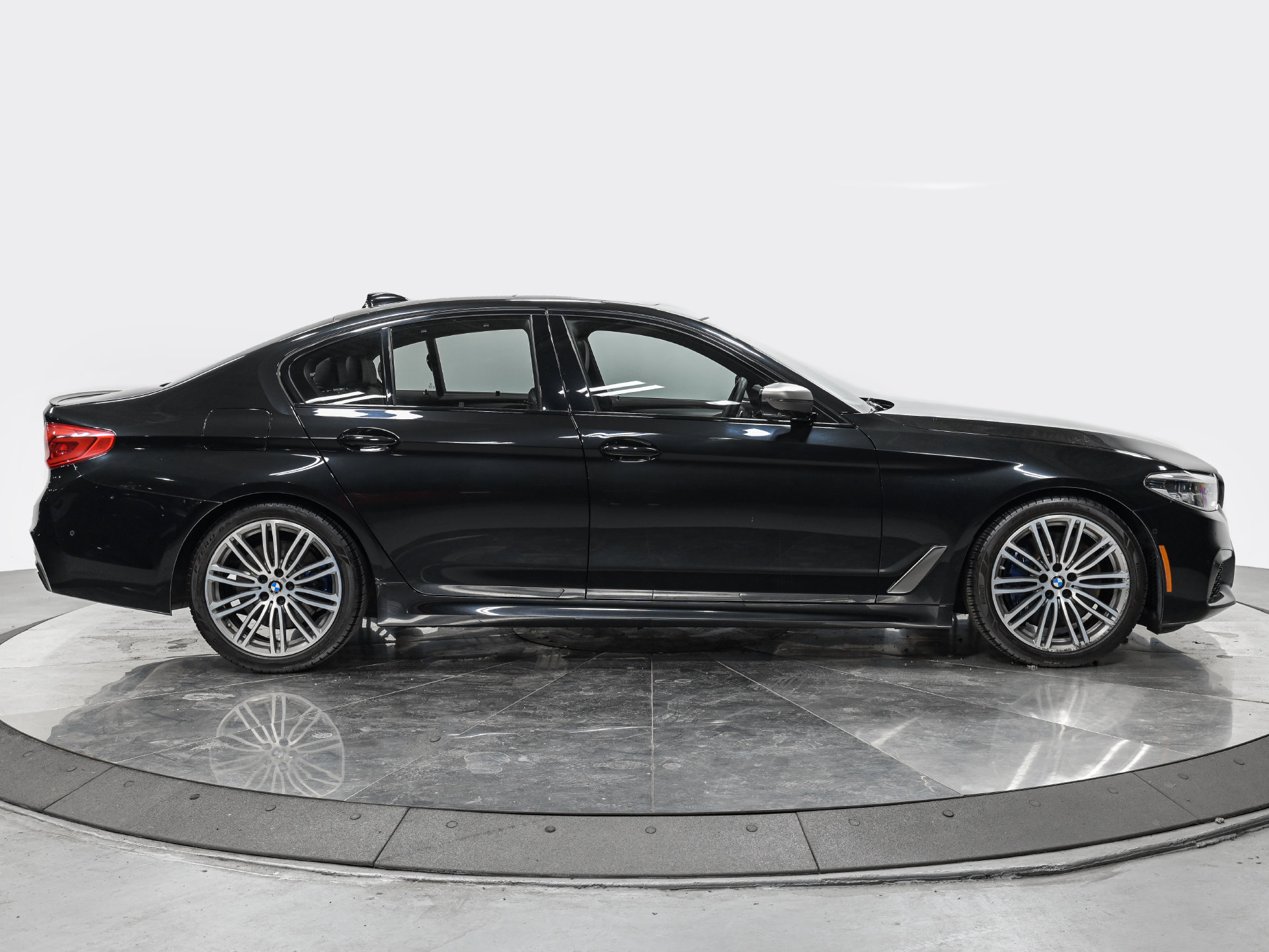 Used 2019 BMW M550i xDrive w/ Premium Package AWD/4WD image 8