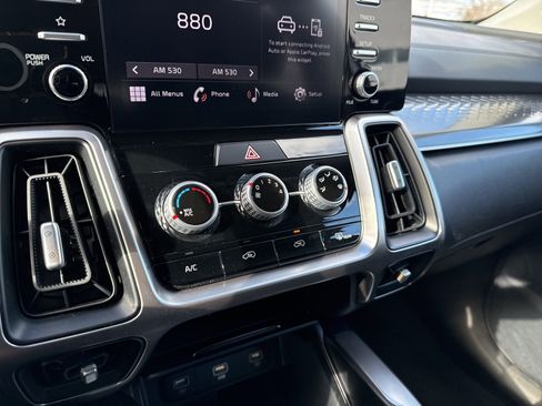 Used 2022 Kia Sorento LX image 23