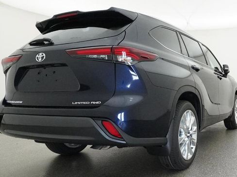 New 2026 Toyota Highlander Limited AWD/4WD image 15