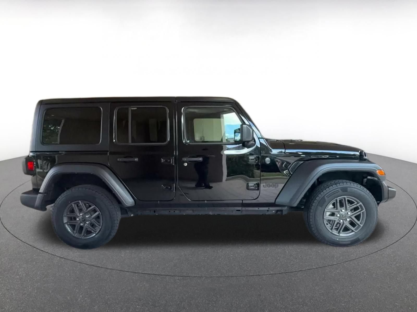 Used 2025 Jeep Wrangler Unlimited Sport AWD/4WD image 14